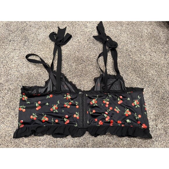 Torrid Curve Cherry Bra Size 3 EUC - Picture 3 of 4